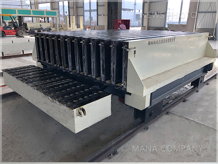 1619579288204903.jpg 瑪納成組立模成型主機(jī)02.jpg