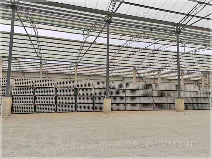 1644397421161337.jpg 客戶石膏墻板線-現(xiàn)場(chǎng)-石膏板材05.jpg