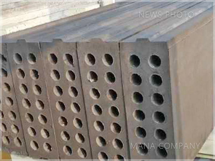 1744710459453827.jpg 瑪納發(fā)泡水泥板-客戶板材堆場實拍.jpg